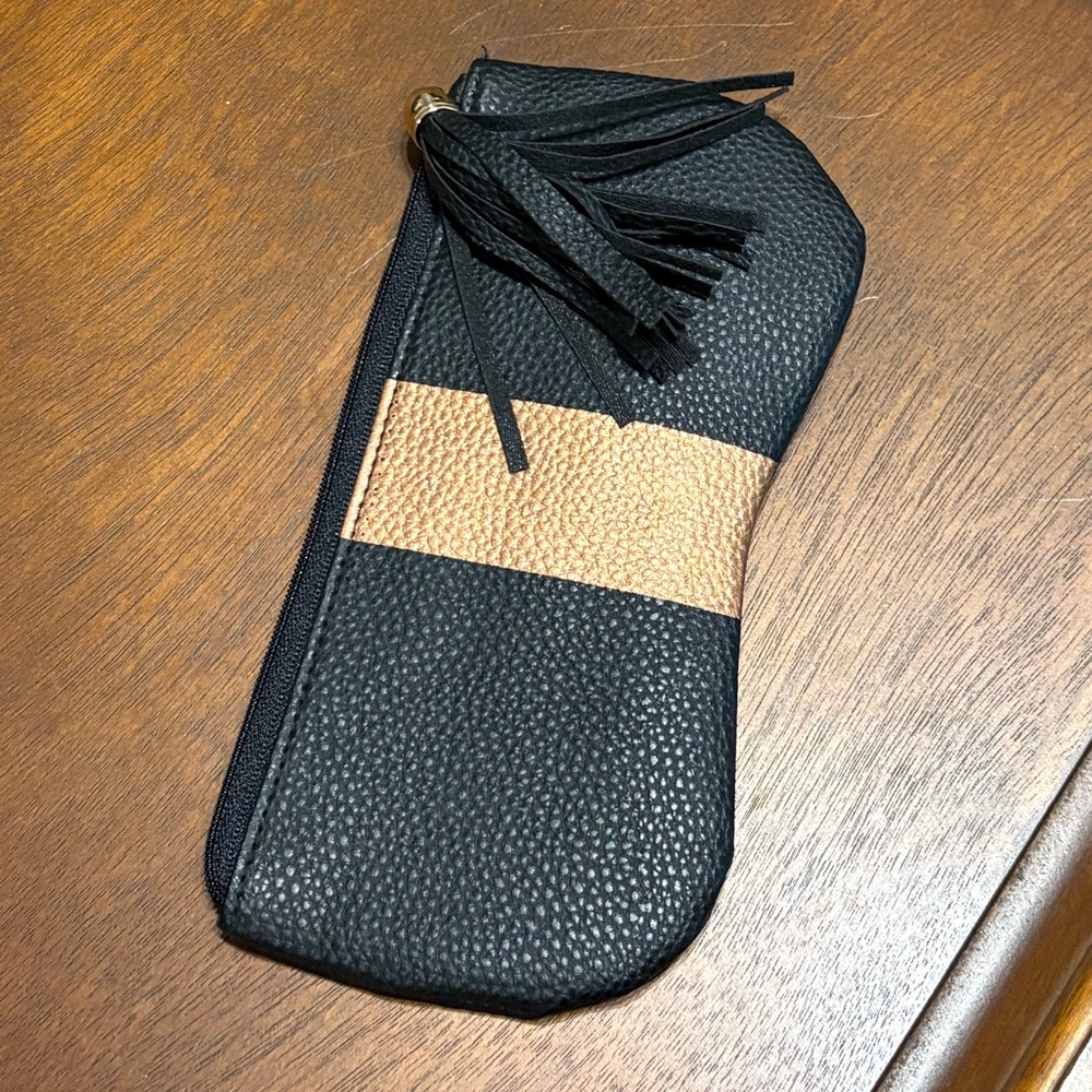 ZiGi & Marais Pouch or Sunglass Case with Stripe and Tassel - Picture 3 of 8